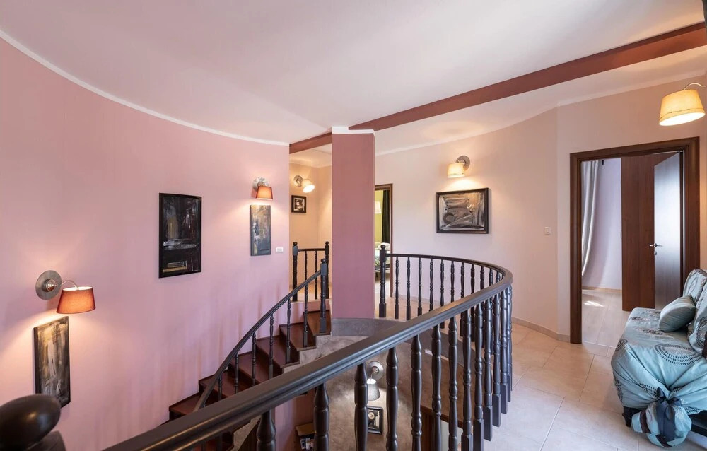 Stunning Home in Sumber with Outdoor Swimming Pool, Hot Tub & 3 Bedrooms
