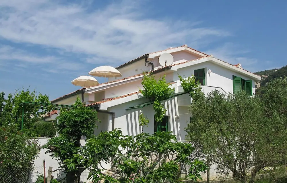 Awesome Apartment in Banjol With 2 Bedrooms and Wifi