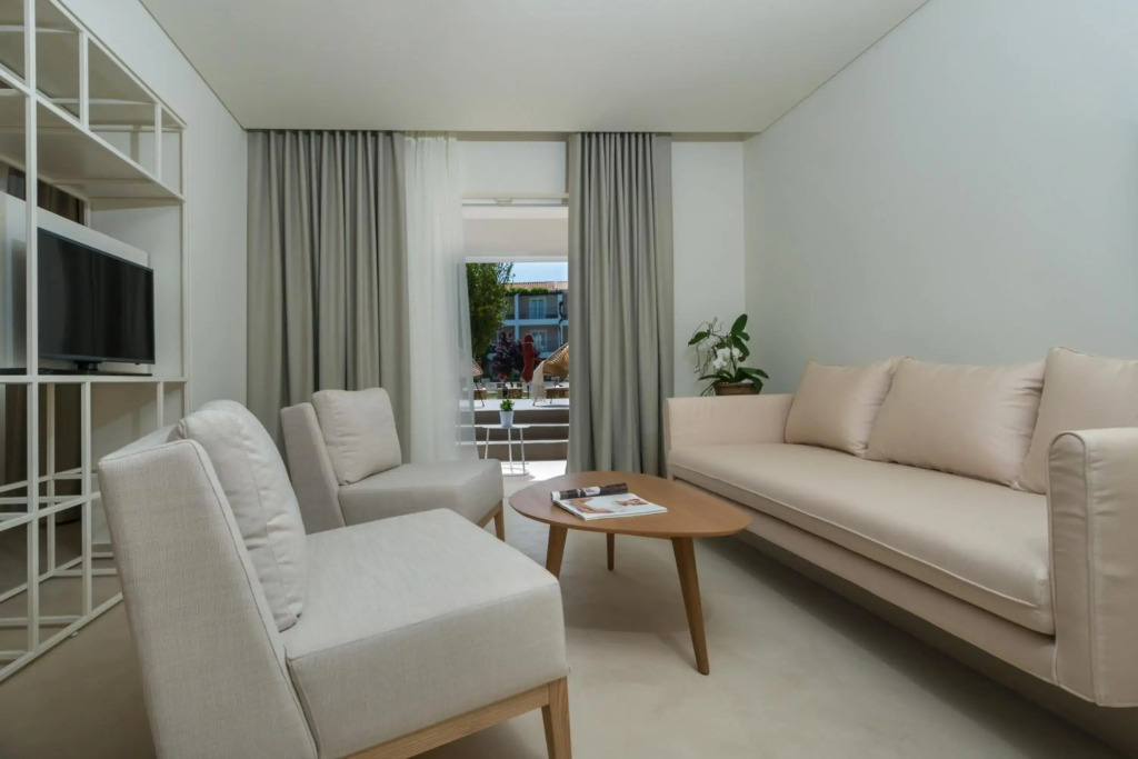 Bitzaro Grande Hotel & Suites