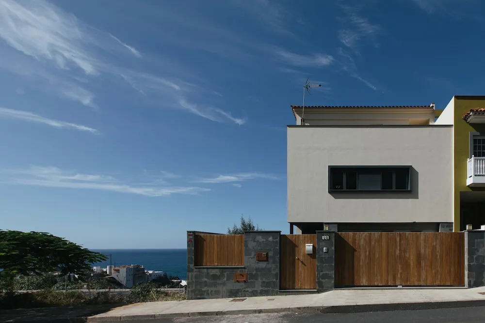 Vertical Villa: luxury, sea views & private SPA