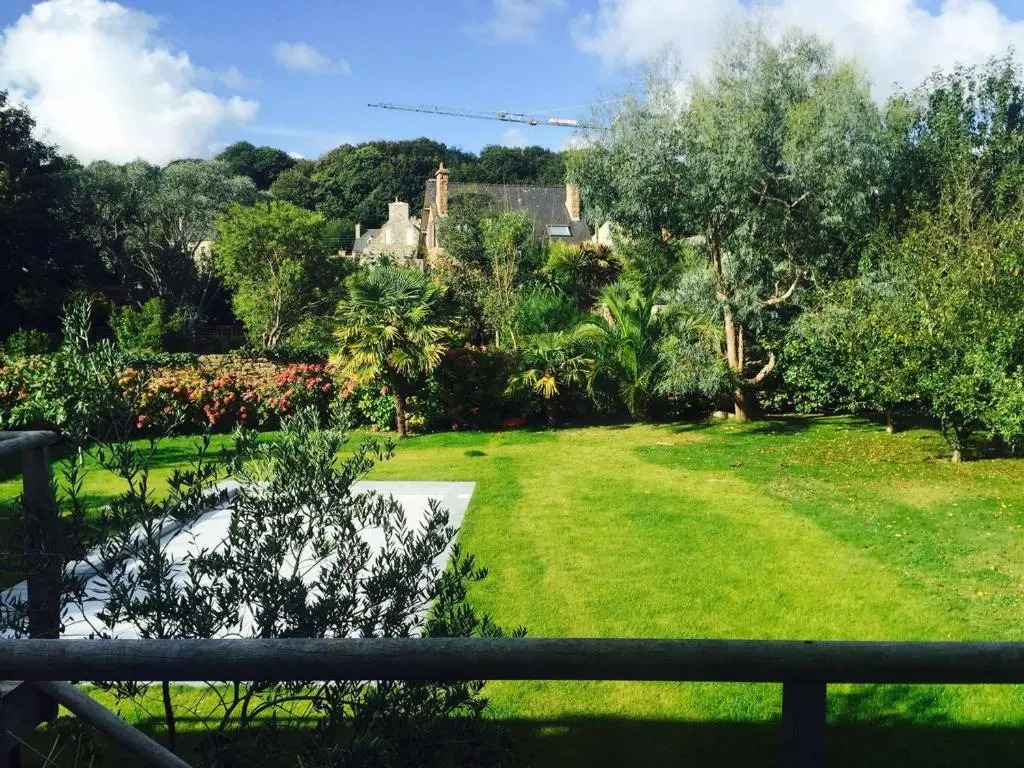 Maison 4 étoiles pour 8 pers avec piscine chauffée, proche port de Perros-Guirec - FR-1-368-153
