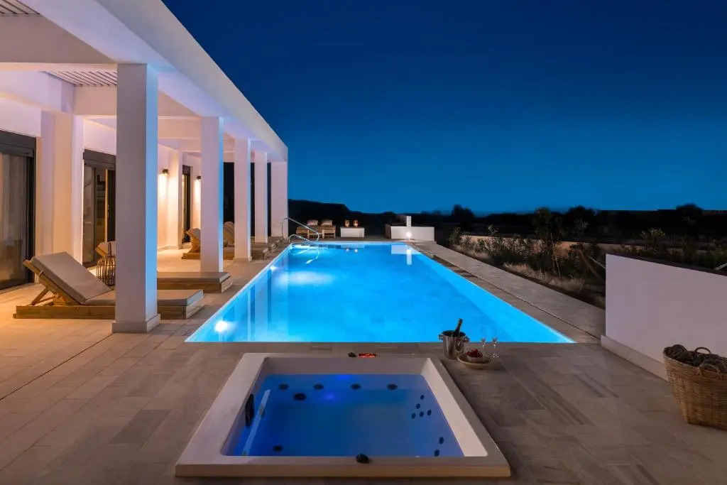 Seastar Villa Large Pool & Jacuzzi Retreat
