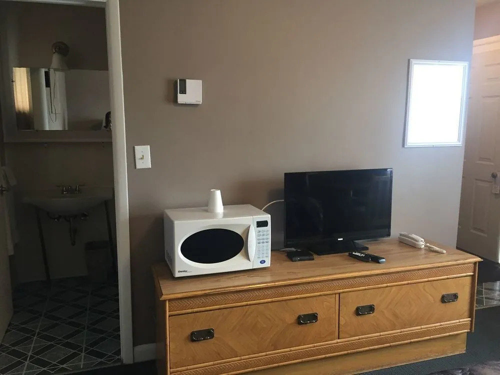 Motel 401