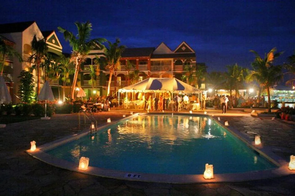 Pelican Bay Hotel