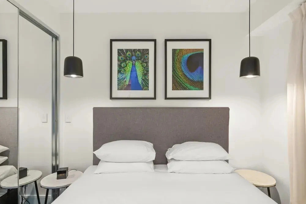 Modern 1-bed With Balcony in Surry Hills