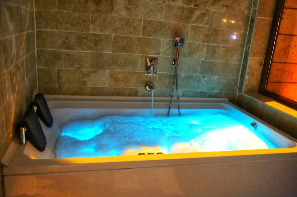Whitestone Hotel