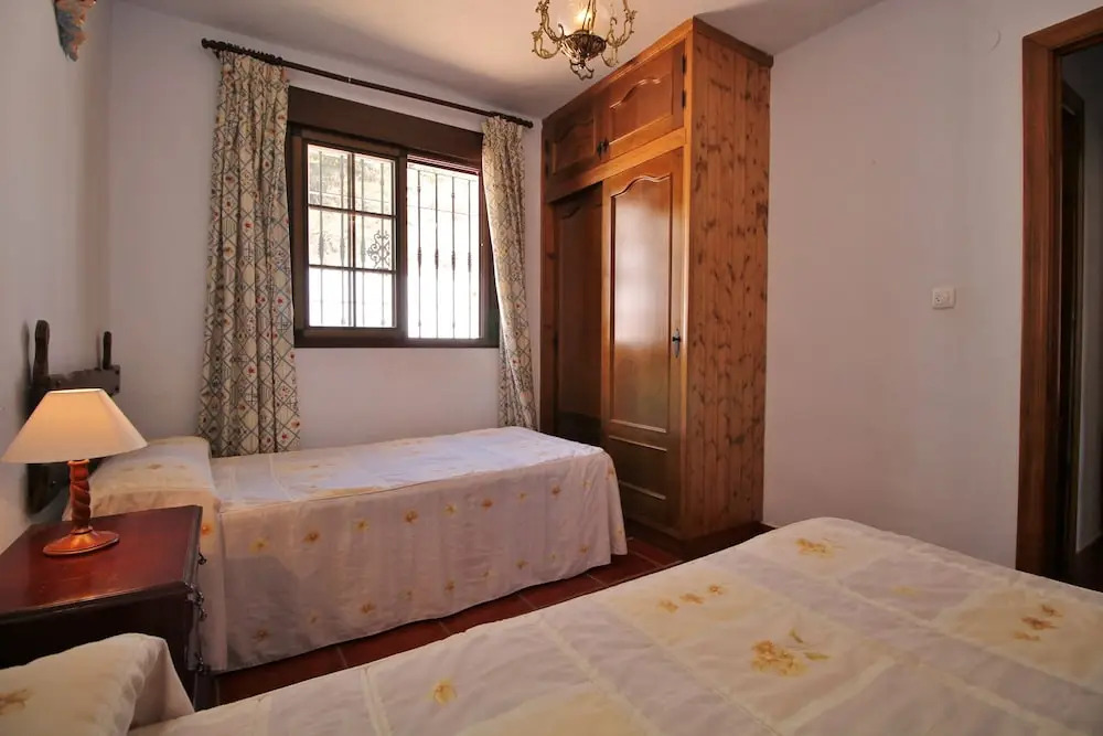 1075 Villa Rosa