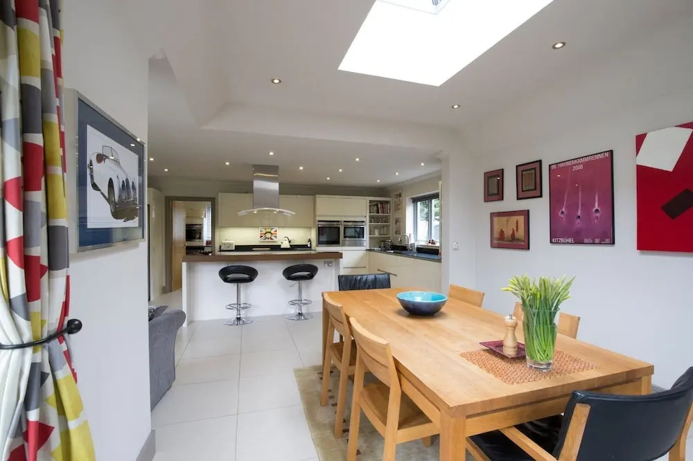 Stunning 5 Bed Garden Home - Oxford