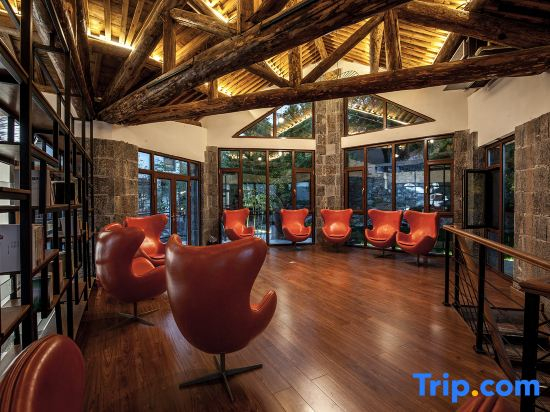 Yuntaishan Puju Lakeside Homestay