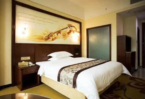 Longhui Business Hotel