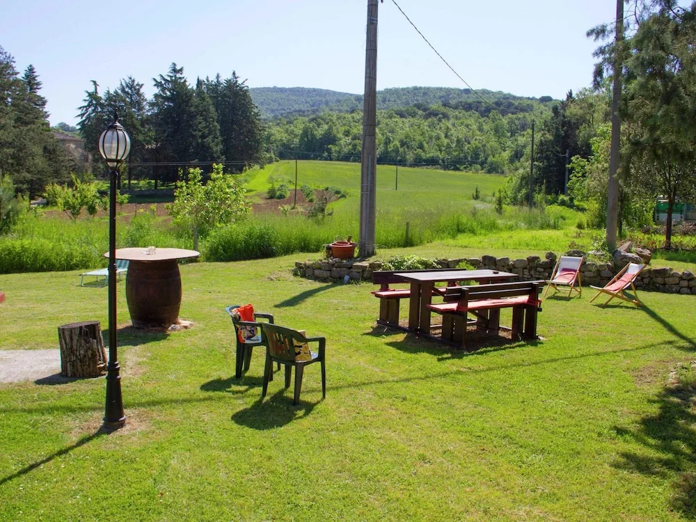 Modern Holiday Home in Pietrafitta Umbria with Garden