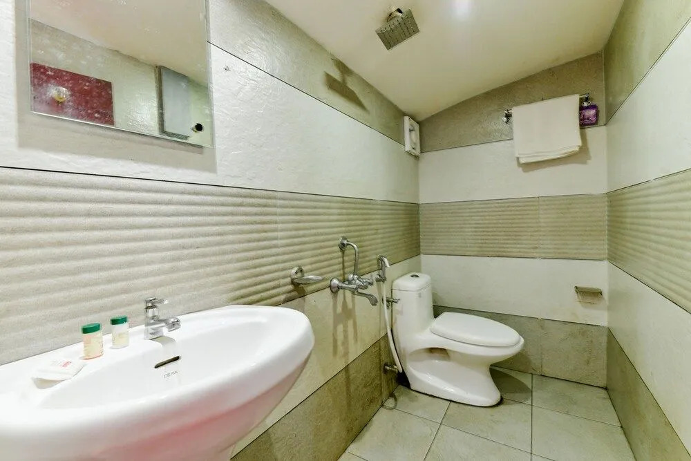 OYO 23482 Sht Symphony Premium Sharing Houseboat