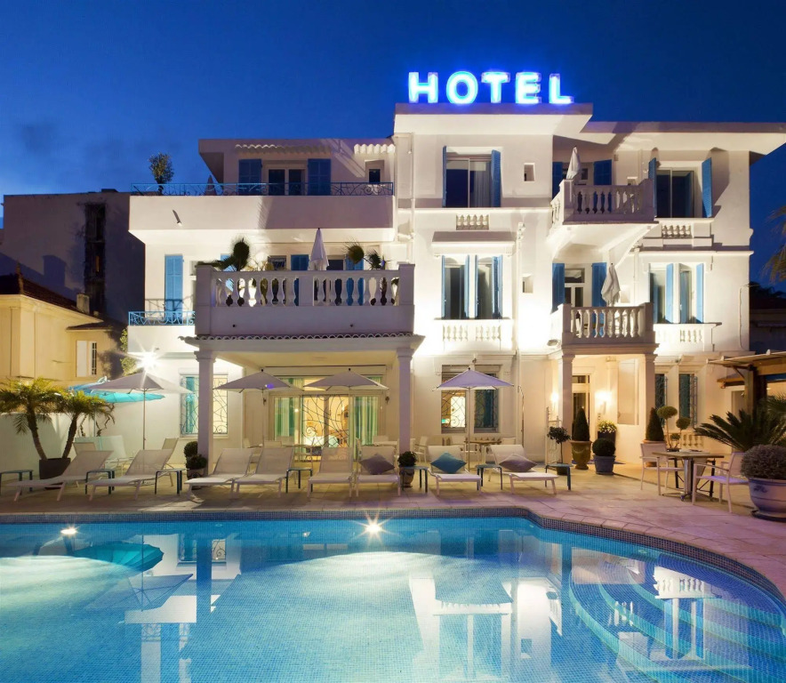 Hôtel La Villa Juan Beach