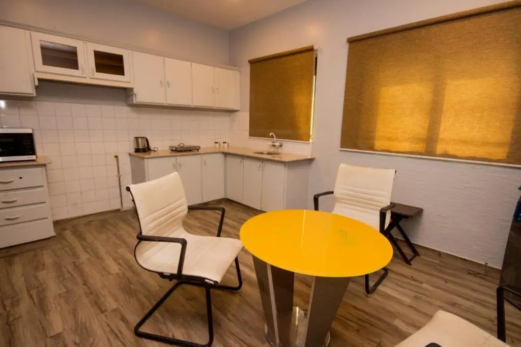 Casa De SAF, Near Sea View, Mc Donalds, Hyper Market
