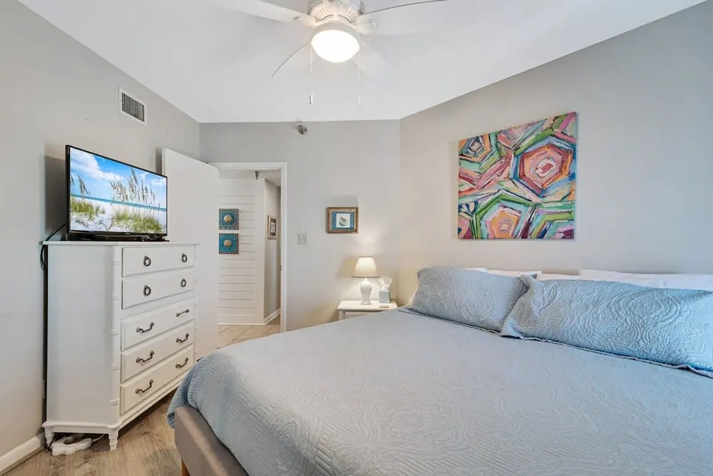 Windward Pointe 1104 Free Chair and Umbrella Rental 3 Bedrooms Sleeps 10