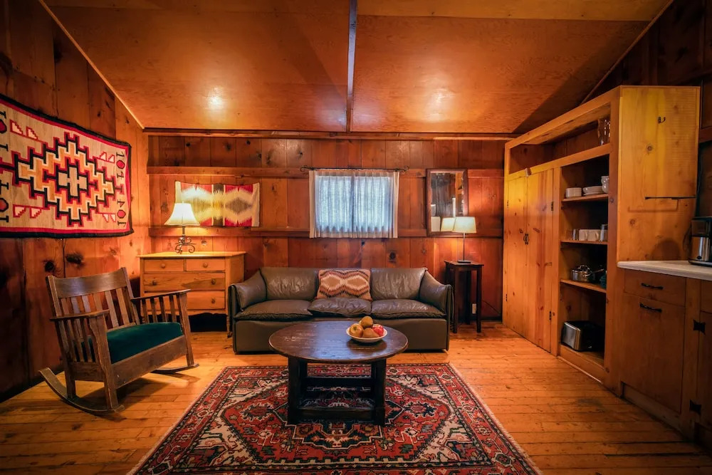 Corkins Lodge