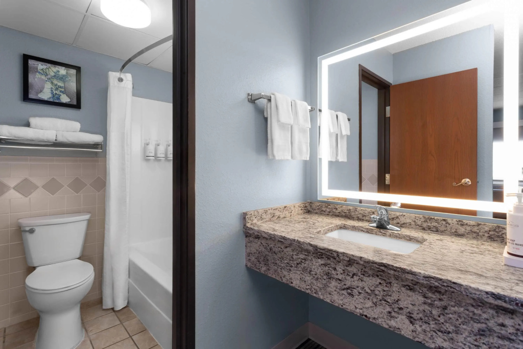 AmericInn by Wyndham Austin