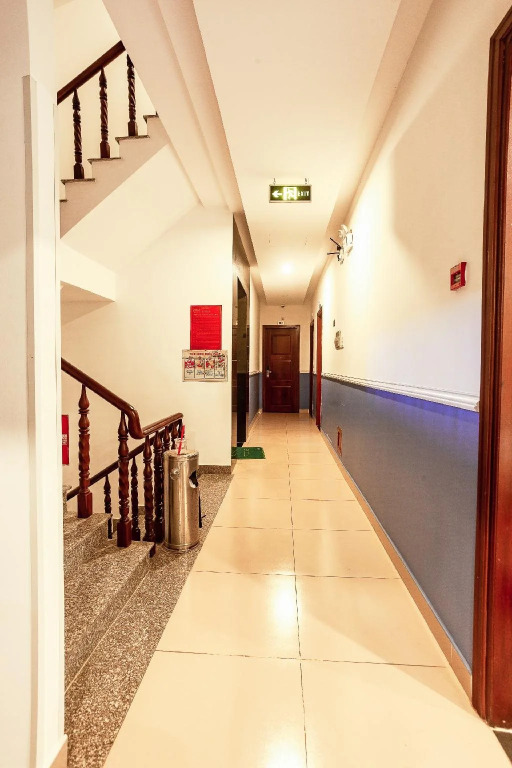 OYO 153 L&M Hotel