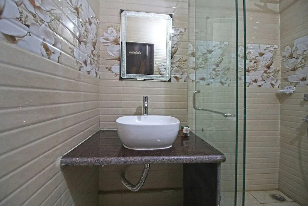 OYO 4882 Hotel Golden Park