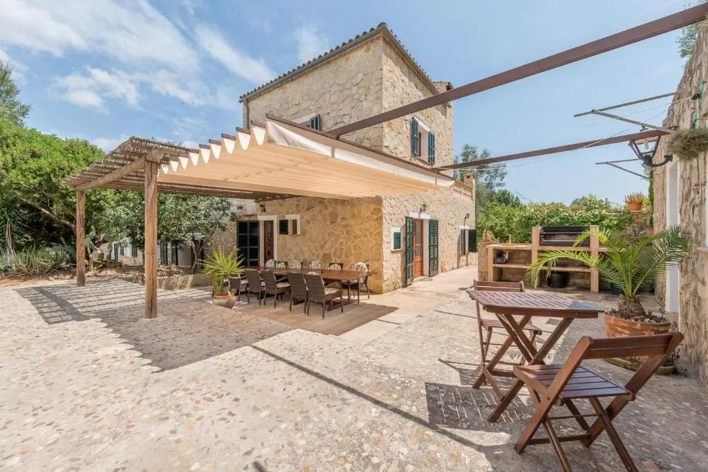 Finca Es Rafalot de Dalt by Mallorca House Rent