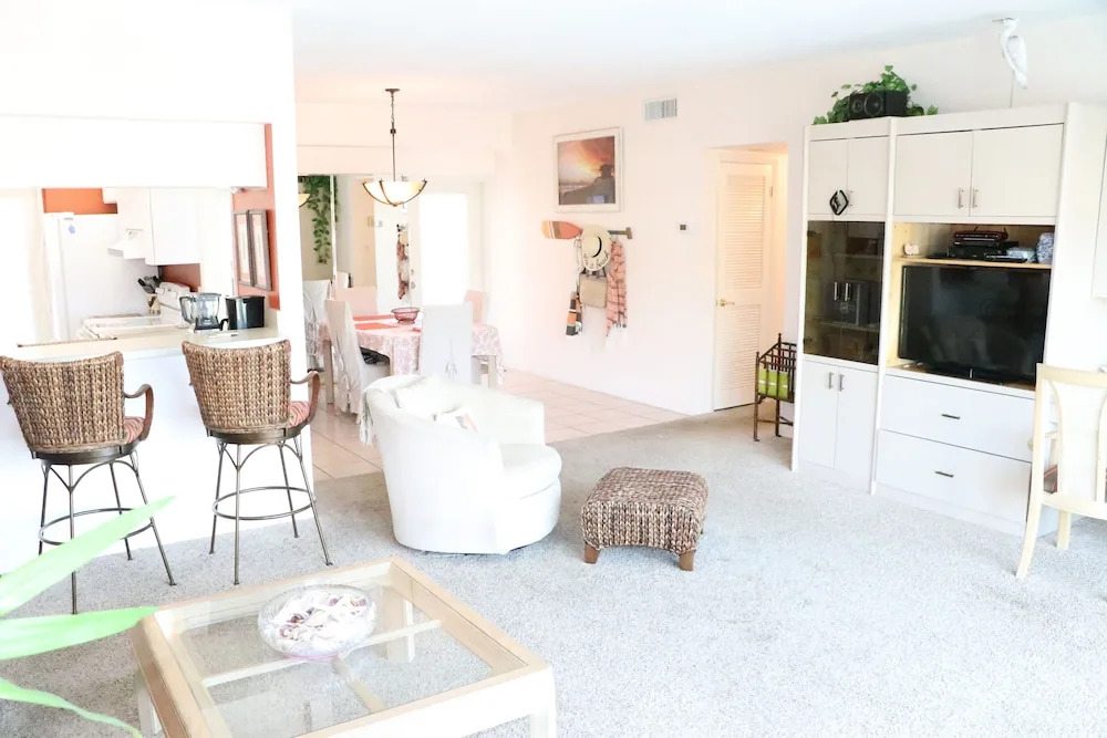 Jamaica Royale T63 - 2 Br Condo