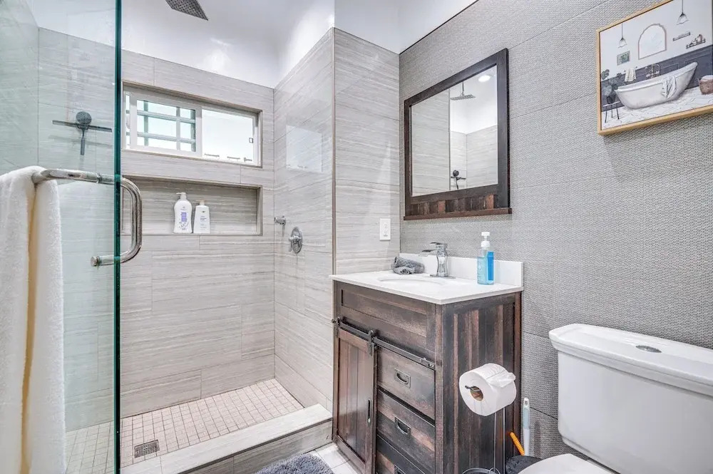 7 Mi to Downtown: East Los Angeles Apartment