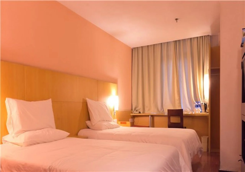 Hanting Hotel Guangzhou Baiyun Station Huangshi West Road