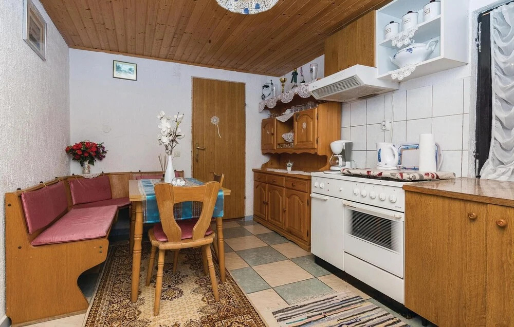 Beautiful Apartment in Vir With 2 Bedrooms and Wifi