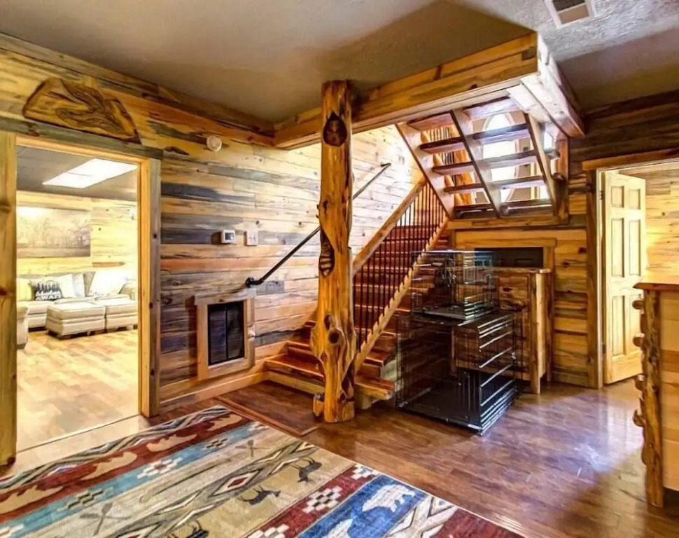 Rustic Hideaway 4 Bedroom Cabin by RedAwning