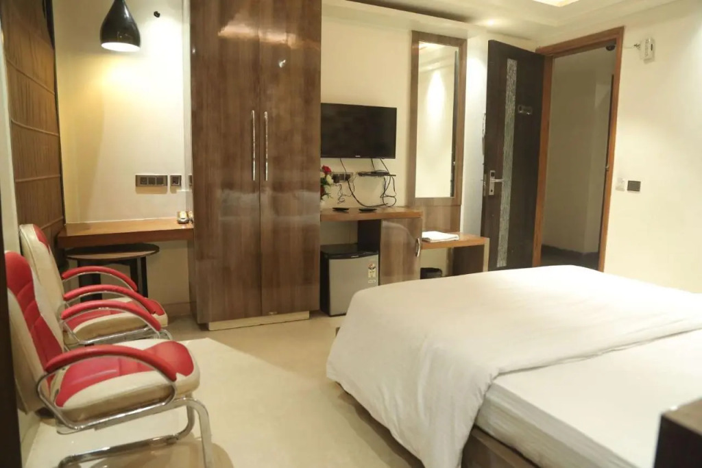 Leeway Hotel