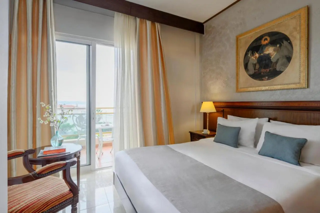 EONA BEACH RESORT by Greek Pride