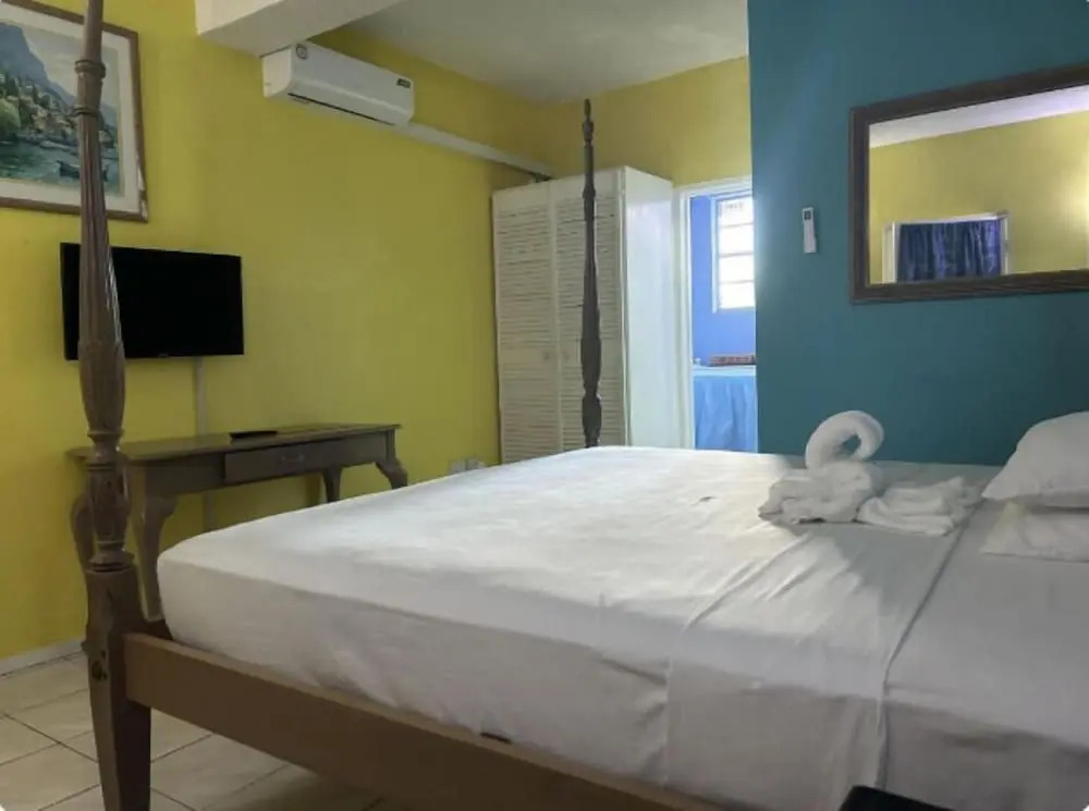 Bay Heights Escape Aparthotel