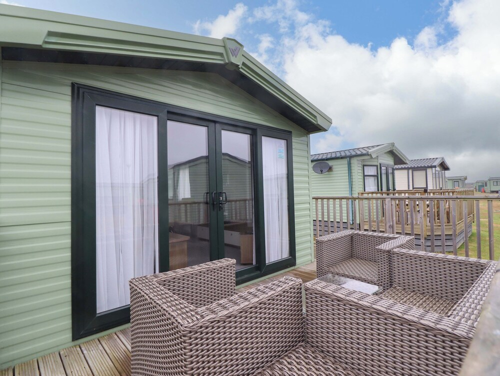 Sea Breeze C38 Dyffryn Seaside Estate