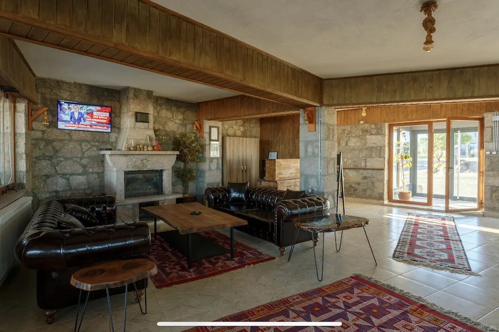 Nomad Inn