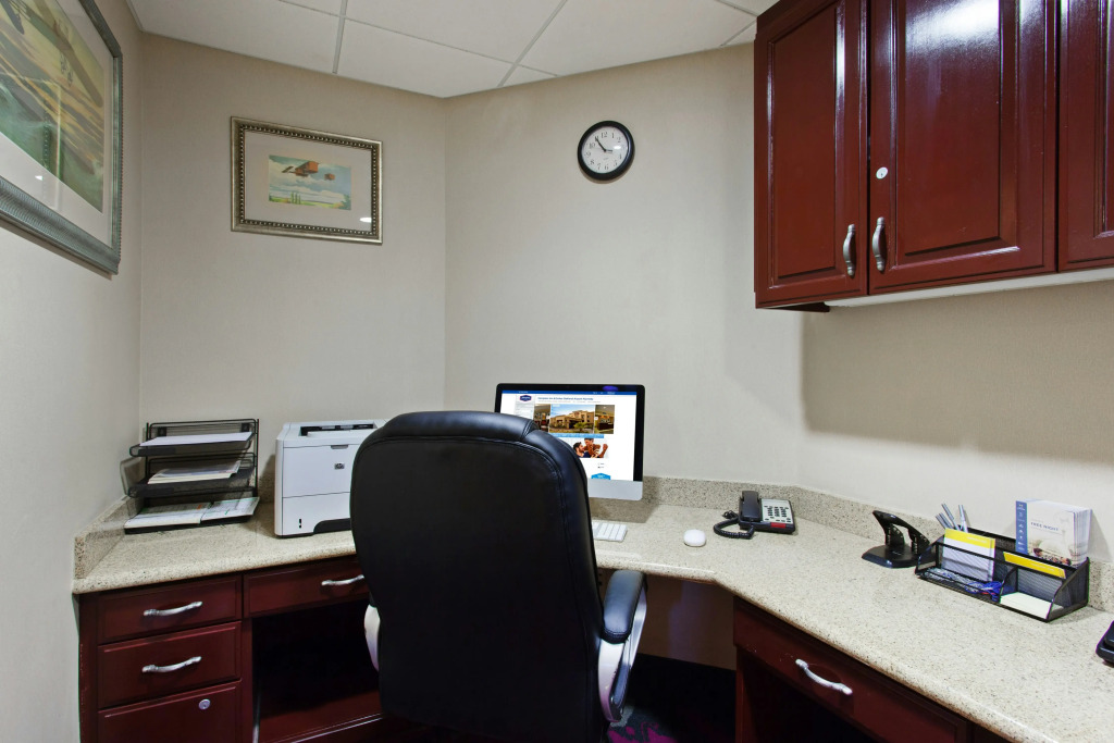 Hampton Inn & Suites Oakland Airport-Alameda