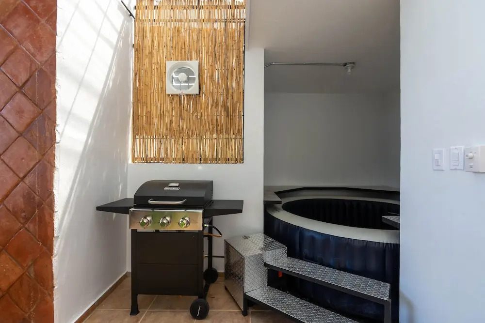 Unique & Spacious 2bdrs Luxury Condo