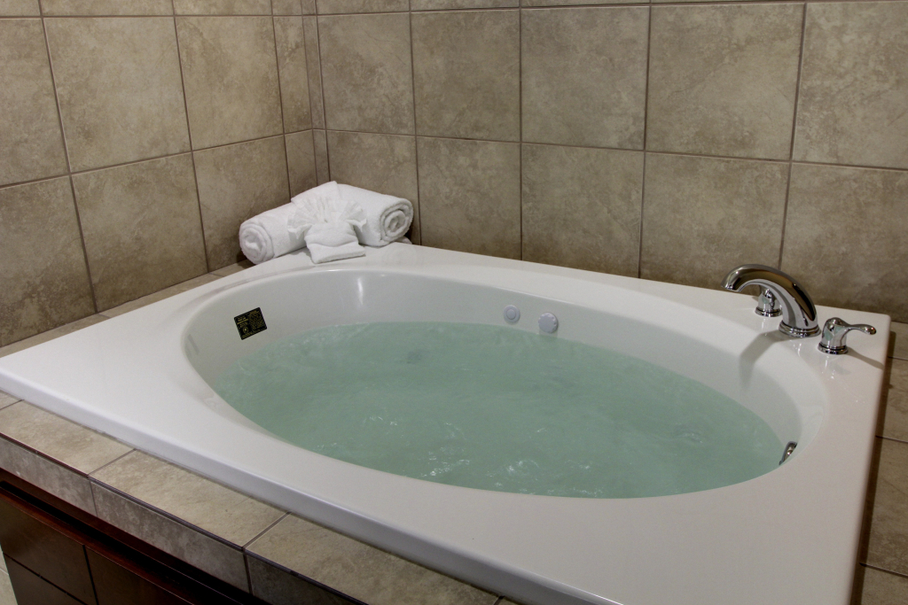 Cobblestone Hotel & Suites - Newton