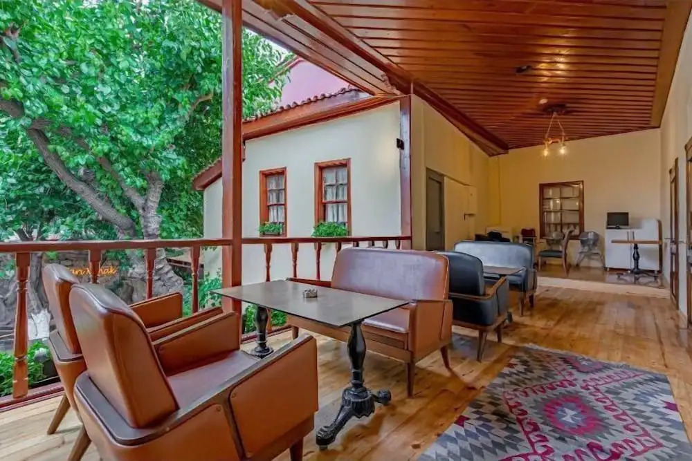 Tarihi Sarı Konak