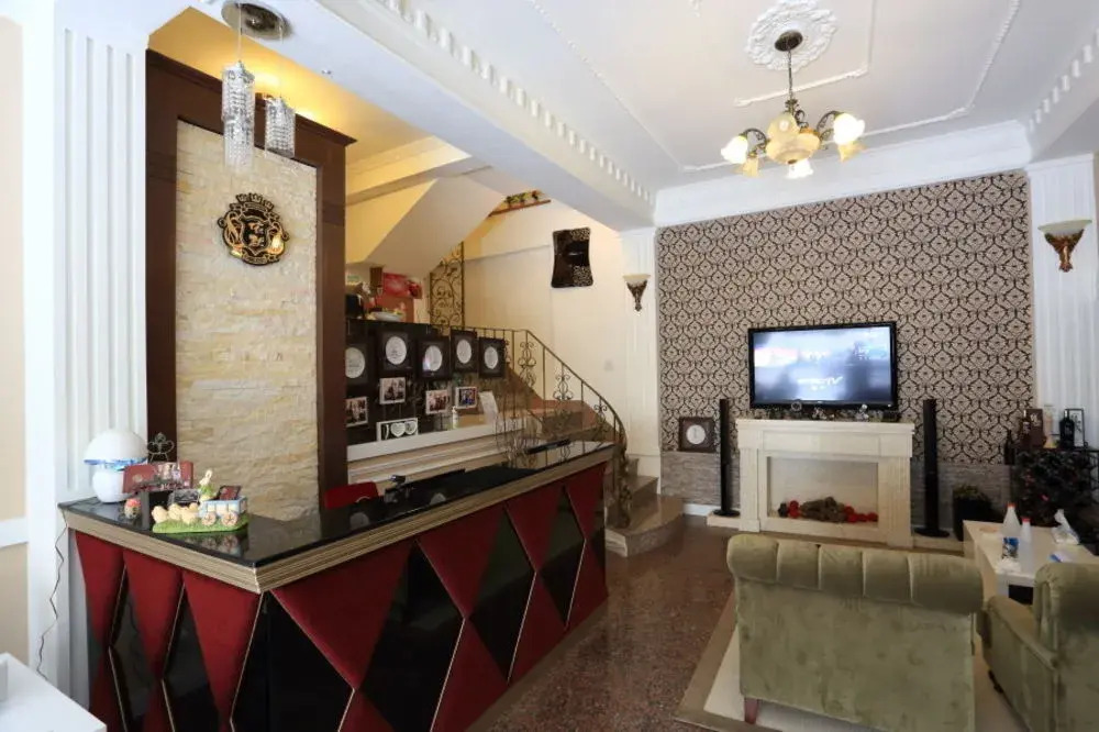 E Moh Hotel