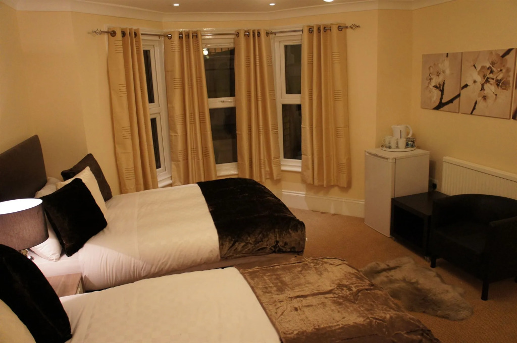 Sapphire Hotel London