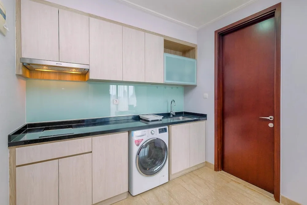 Elegant And Comfy 2Br At Menteng Park Apartment