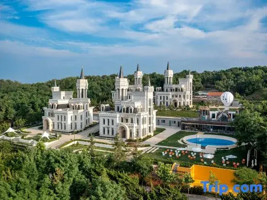 Yantai Yangma Island Seaview Castle Homestay (Huandao Road)