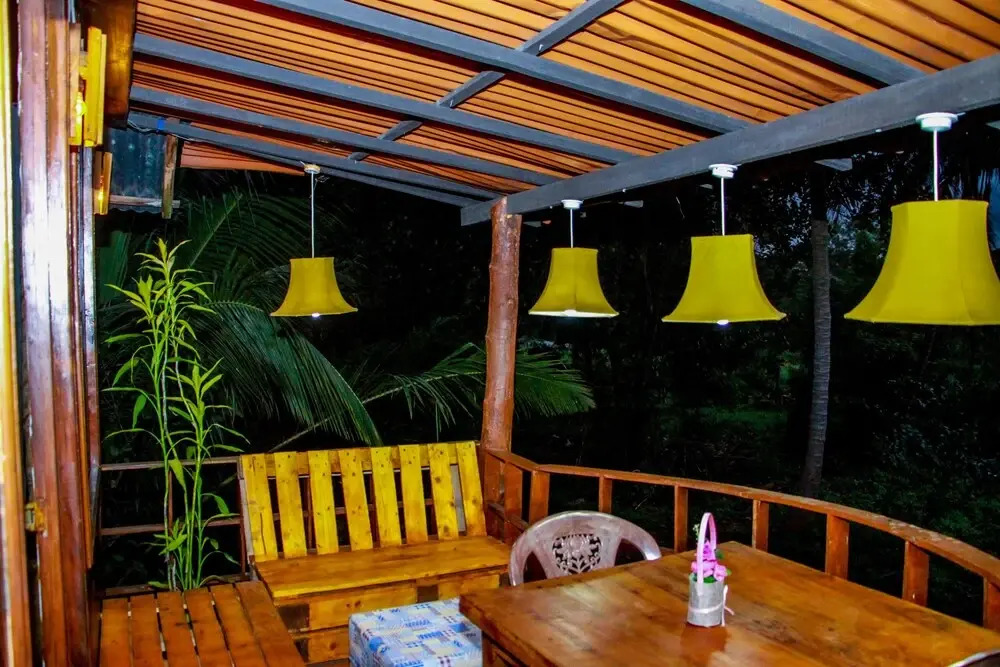 Lake View Tree House