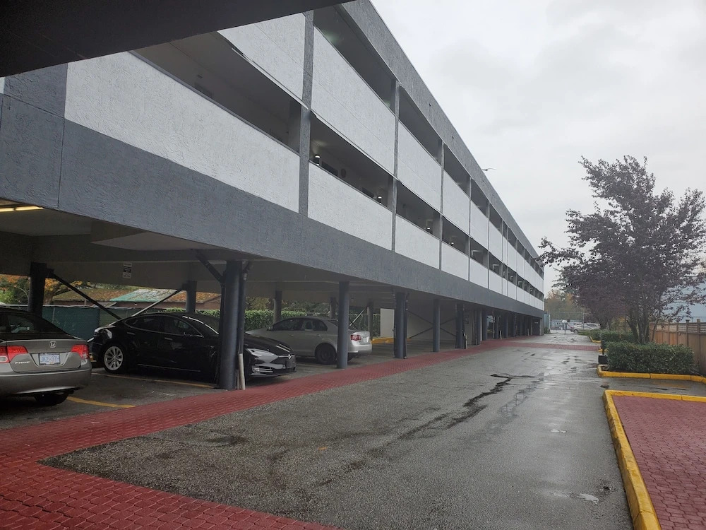 Surrey Central Inn