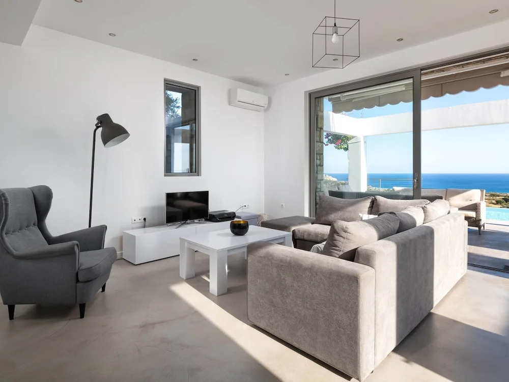 Villa in Rhodes near Ladiko Bay