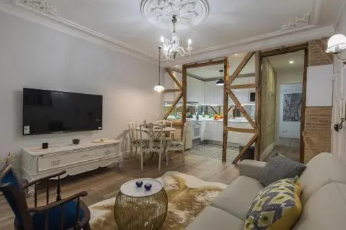 Lovelystay - Vintage Flat Near Santa Justa Elevator!