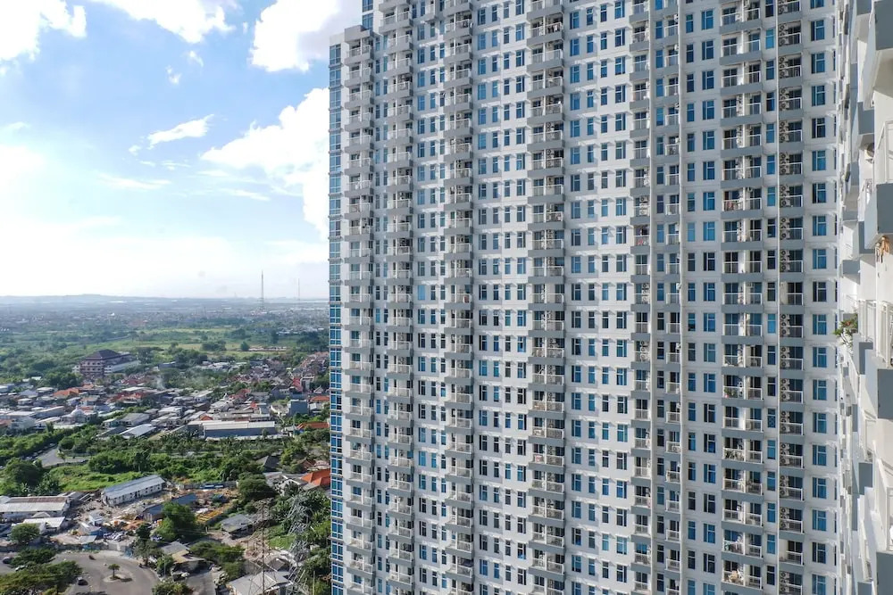 Best Studio Benson Apartment Connected to Pakuwon Mall next to Anderson