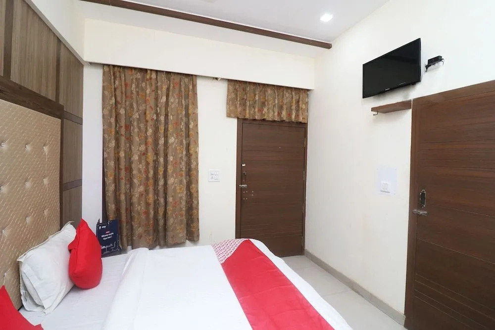Hotel Amba Inn