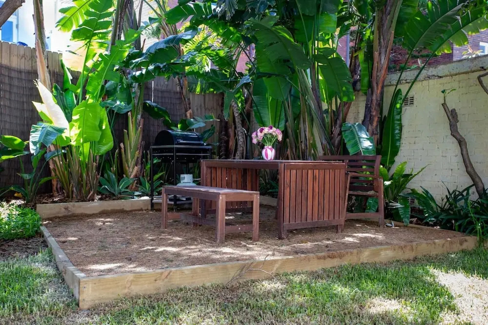 2 Bedroom Garden Apartment by Bondi Beach