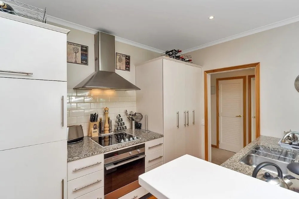 QV Charming Viaduct Harbour Apartment - 787